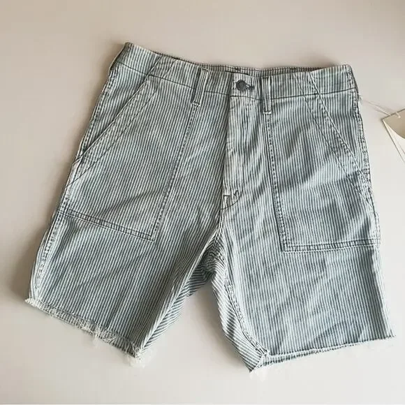 MOTHER The Patch Pocket Private Fray Shorts All Abroad